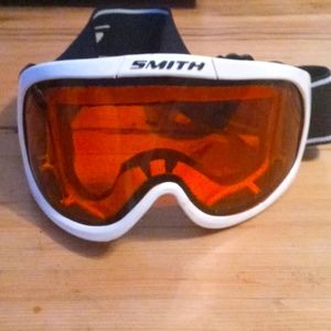 Ski goggles